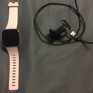 Rose gold fitbit versa 2